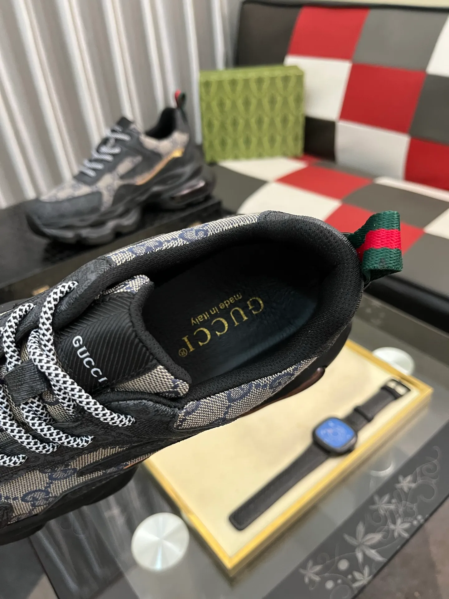 Men's shoes💰438⌚️⌚️[Gucci] Gucci's new men's genuine leather casual shoes, the highest version on the market, any comparison is welcome🆚! The original leather has excellent texture and is super high-end! Fetal sheep net lining imported from Italy, removable pad! Luxurious materials and fine workmanship, highly recommended! Code number: 38-444️⃣Colors available